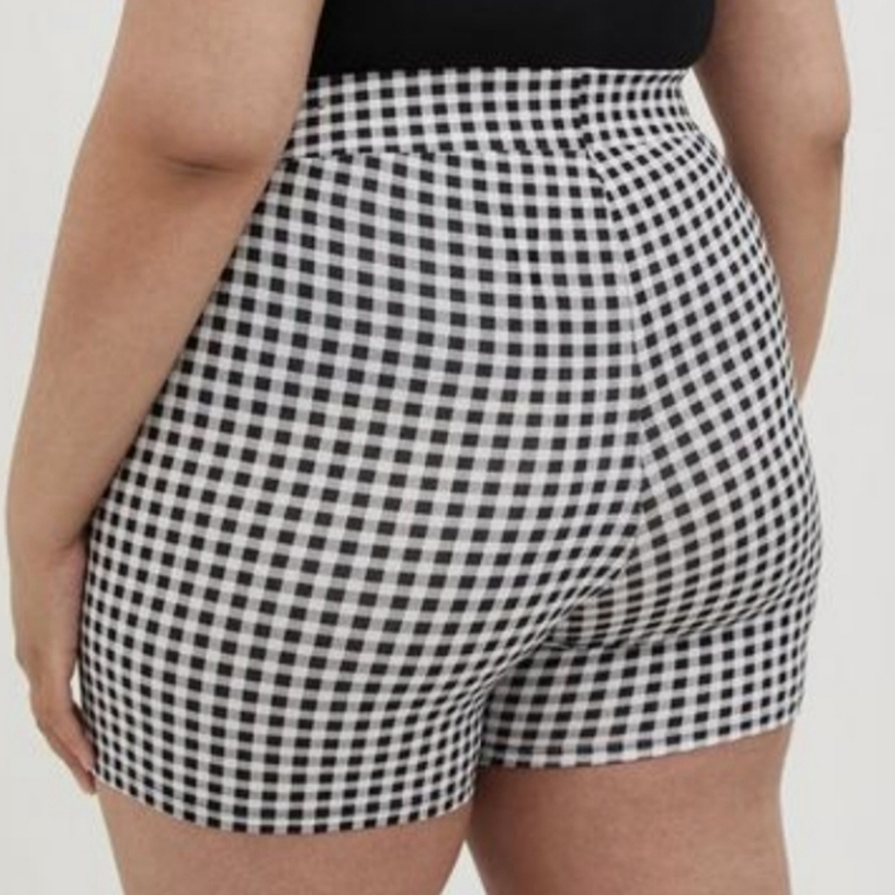 Torrid 5 Inch Signature Waist Bike Short Size 2x Color Retro Gingham NWT